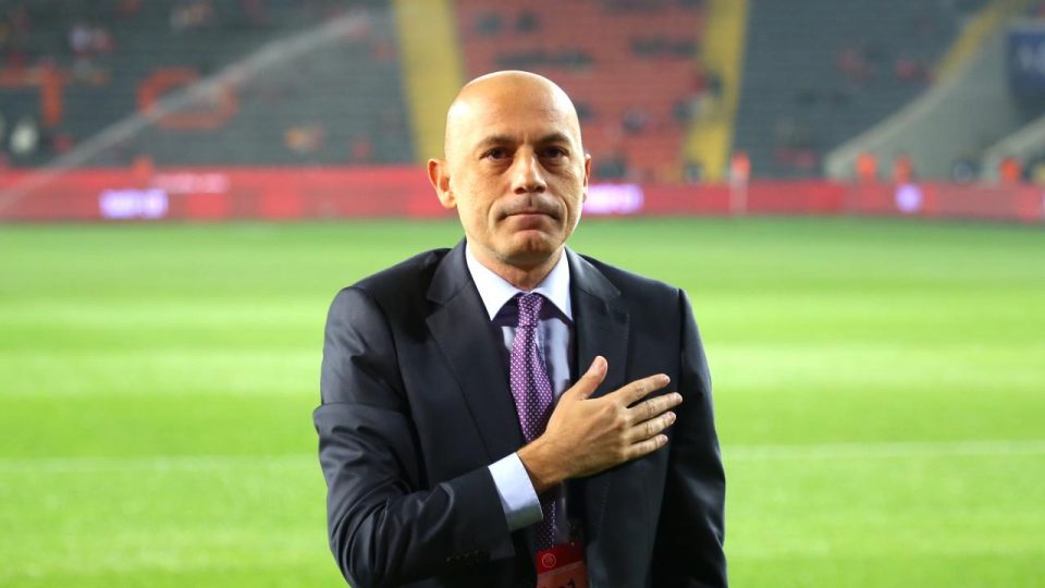 UEFA’dan gözlemci Cüneyt Çakır’a görev